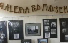 Między ciszą a kliszą 3