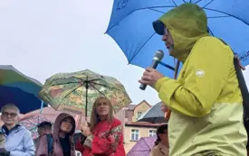 FILIP SPRINGER. KAMERALNY SPACER REPORTERSKI ULICAMI WODZISŁAWIA ŚLĄSKIEGO. PROJEKT "LUSTRO I OKNO Z REPORTAŻEM W WODZISŁAW ŚLĄSKI"