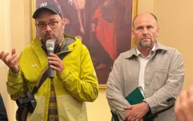 FILIP SPRINGER. KAMERALNY SPACER REPORTERSKI ULICAMI WODZISŁAWIA ŚLĄSKIEGO. PROJEKT "LUSTRO I OKNO Z REPORTAŻEM W WODZISŁAW ŚLĄSKI"