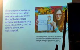 JACEK HOŁUB. SPOTKANIE AUTORSKIE. PROJEKT "LUSTRO I OKNO Z REPORTAŻEM W WODZISŁAW ŚLĄSKI"