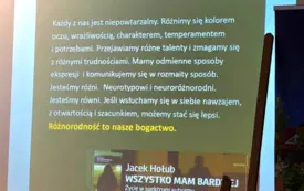 JACEK HOŁUB. SPOTKANIE AUTORSKIE. PROJEKT "LUSTRO I OKNO Z REPORTAŻEM W WODZISŁAW ŚLĄSKI"