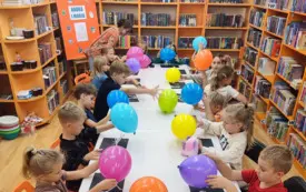 NAUKA I MAGIA. EKSPERYMENTY Z KSIĄŻKI WZIĘTE. WARSZTATY DLA DZIECI. PROJEKT "NAUKA MIĘDZY SŁOWAMI"