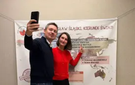 WĘDROWNE MOTYLE. ANNA I MARCIN NOWAKOWIE. POWR&Oacute;T DO DOMU - WODZISŁAW ŚLĄSKI. PROJEKT "STACJA WODZISŁAW ŚLĄSKI, KIERUNEK ŚWIAT!"