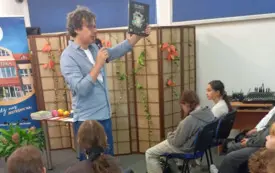 BOGUŚ JANISZEWSKI. NAUKA NA WESOŁO. PROJEKT "NAUKA MIĘDZY SŁOWAMI"