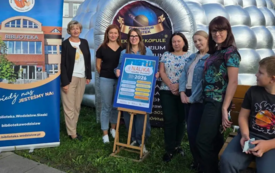 KOSMOS PRZED BIBLIOTEKĄ! MOBILNE PLANETARIUM. PROJEKT "NAUKA MIĘDZY SŁOWAMI"