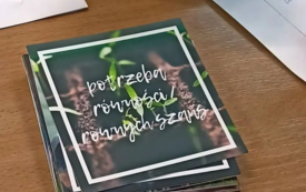 NA WŁASNY UŻYTEK. WARSZTATY PSYCHOLOGICZNE DLA DOROSŁYCH. PROJEKT "LUSTRO I OKNO Z REPORTAŻEM W WODZISŁAW ŚLĄSKI"