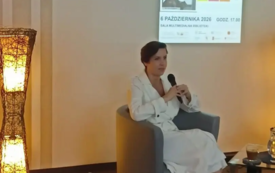 JUSTYNA KOPIŃSKA. SPOTKANIE AUTORSKIE. PROJEKT "LUSTRO I OKNO Z REPORTAŻEM W WODZISŁAW ŚLĄSKI"