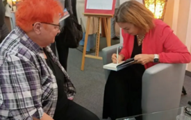 EWA WINNICKA. SPOTKANIE AUTORSKIE. PROJEKT "LUSTRO I OKNO Z REPORTAŻEM W WODZISŁAW ŚLĄSKI"