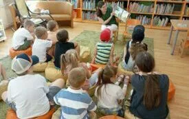 Wakacje-z-komiksem-2025-Wioska-Smerf&oacute;w-3-1024x771