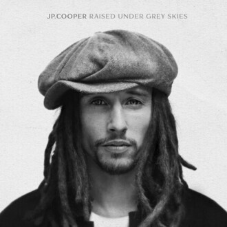 JP COOPER - Raised Under Grey Skies. Okładka płyty