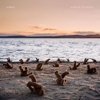 AIRBAG - A Day At The Beach. Okładka płyty