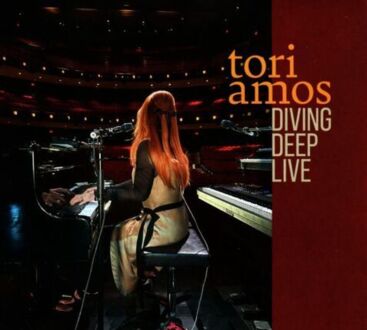 AMOS TORI - Diving Deep Live. Okładka płyty