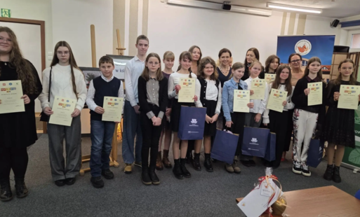 POWIATOWY KONKURS CZYTELNICZO-FOTOGRAFICZNY 'UBIERZ SIĘ W KSIĄŻKĘ' 2025. X EDYCJA