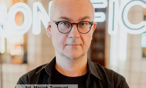 JACEK HOŁUB. SPOTKANIE AUTORSKIE. PROJEKT 'LUSTRO I OKNO Z REPORTAŻEM W WODZISŁAW ŚLĄSKI' - 25 września 2026, godz. 17.30